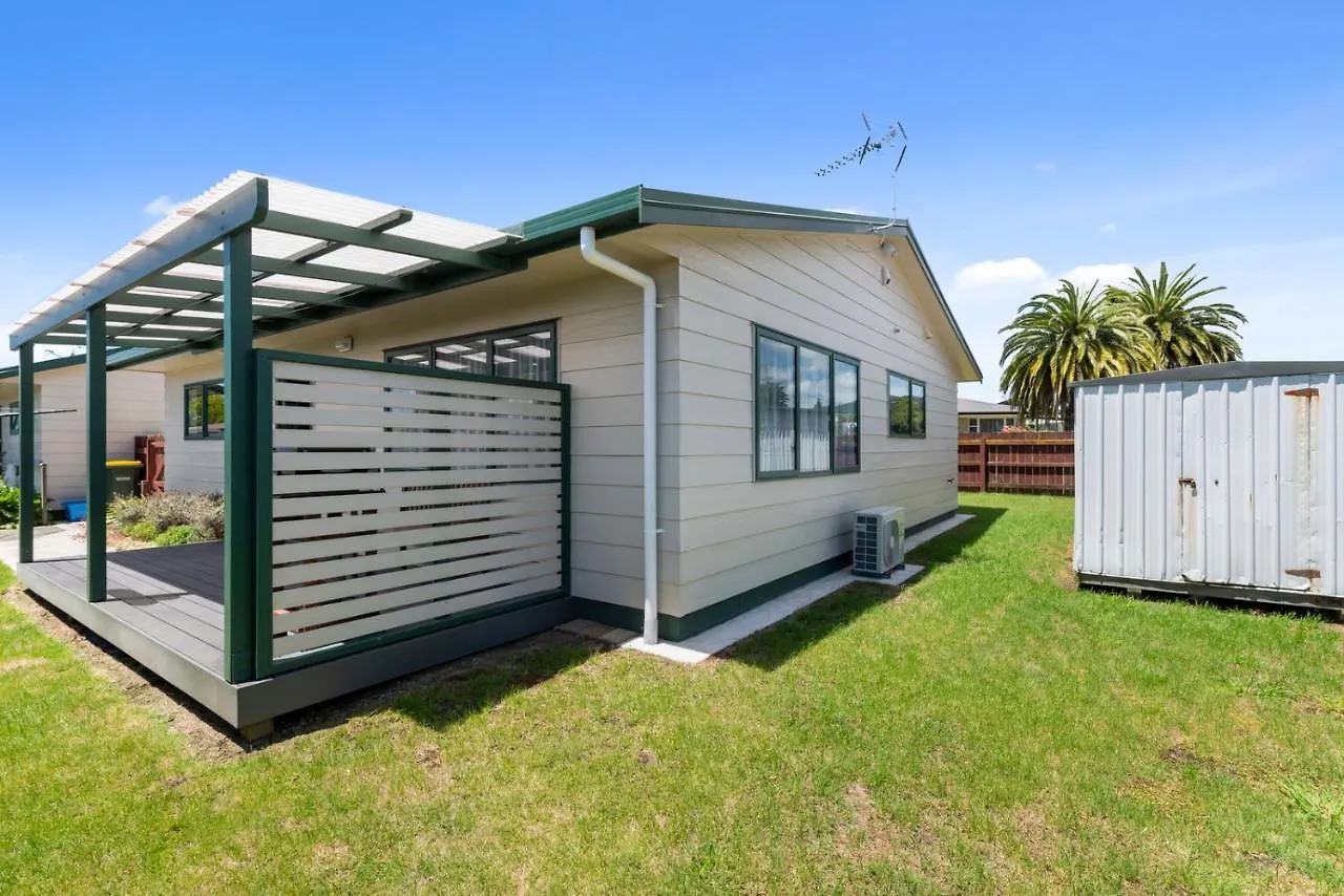 Sunrise Getaway - Rotorua Holiday Home