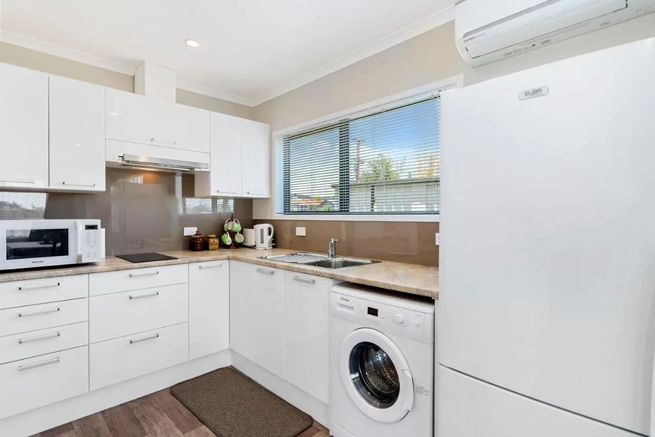 Sunrise Getaway - Rotorua Holiday Home 0*,  뉴질랜드