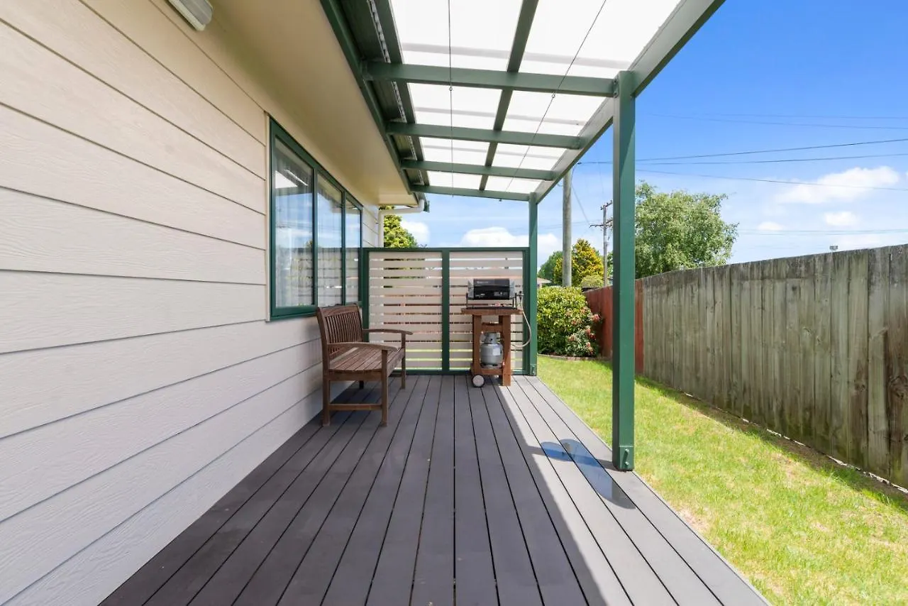Sunrise Getaway - Rotorua Holiday Home