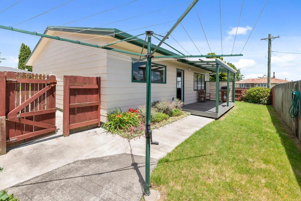 Sunrise Getaway - Rotorua Holiday Home